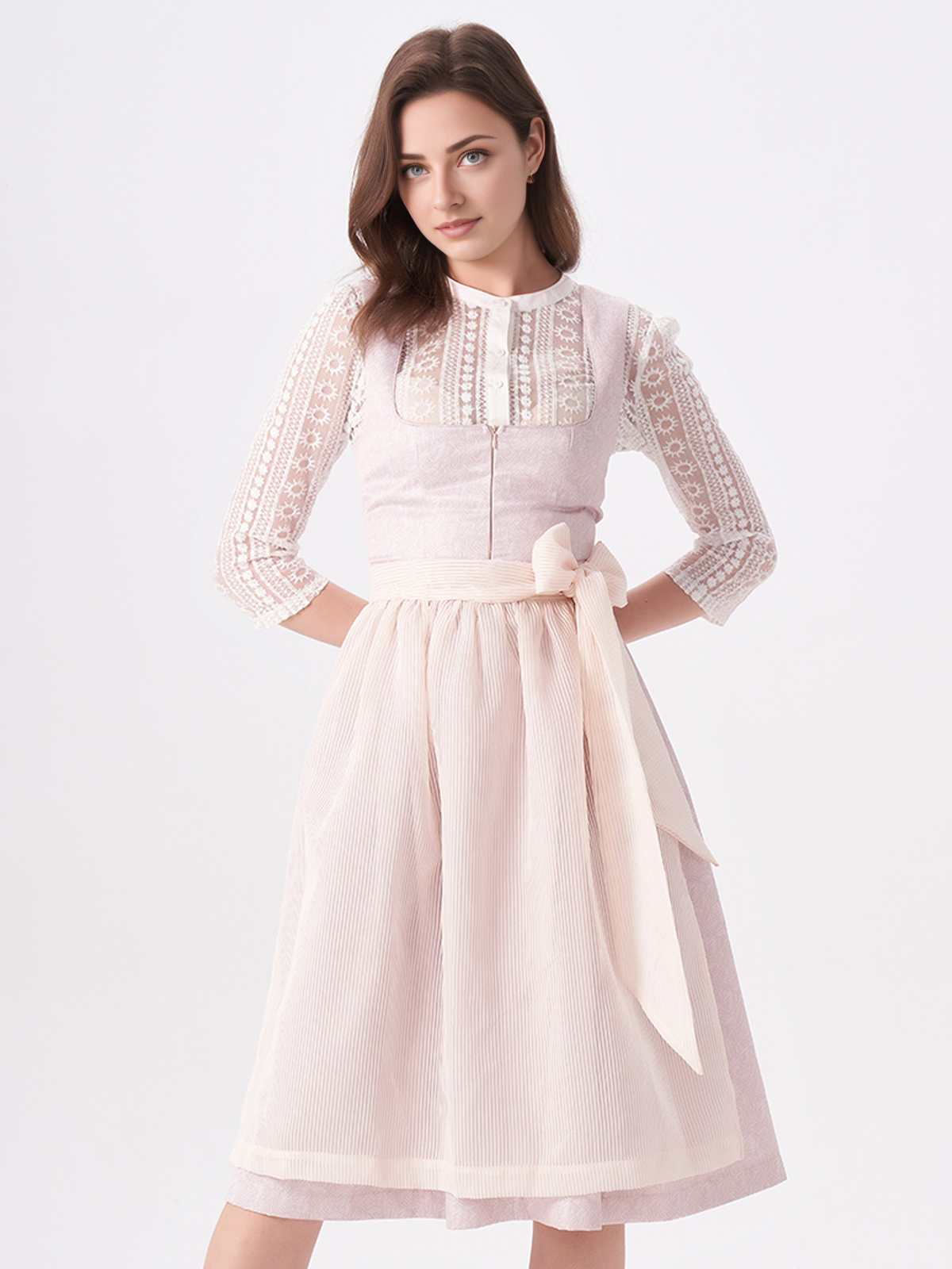 Grünes Dirndl mit floralen Details