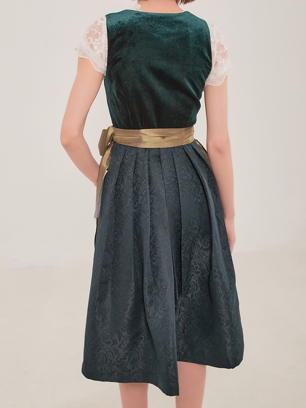 Stylisches Dirndl in Grün