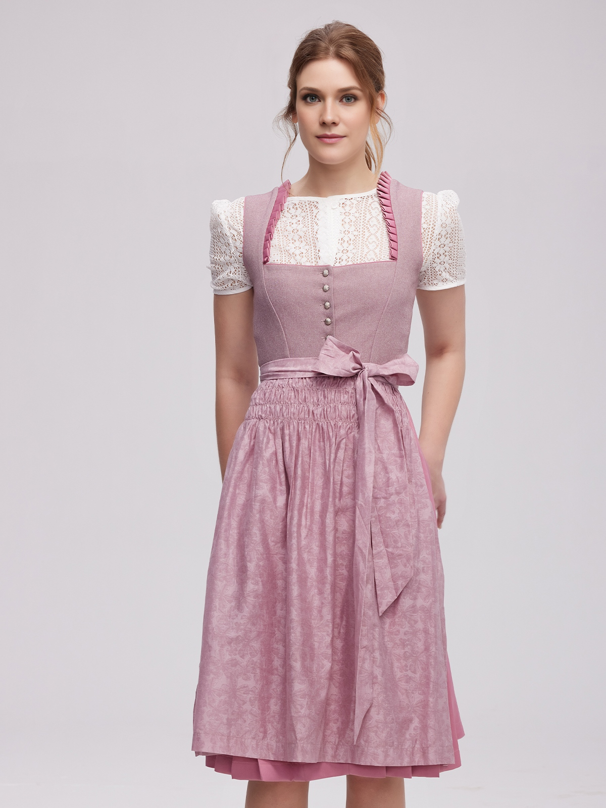 Modernes Dirndl in Lila