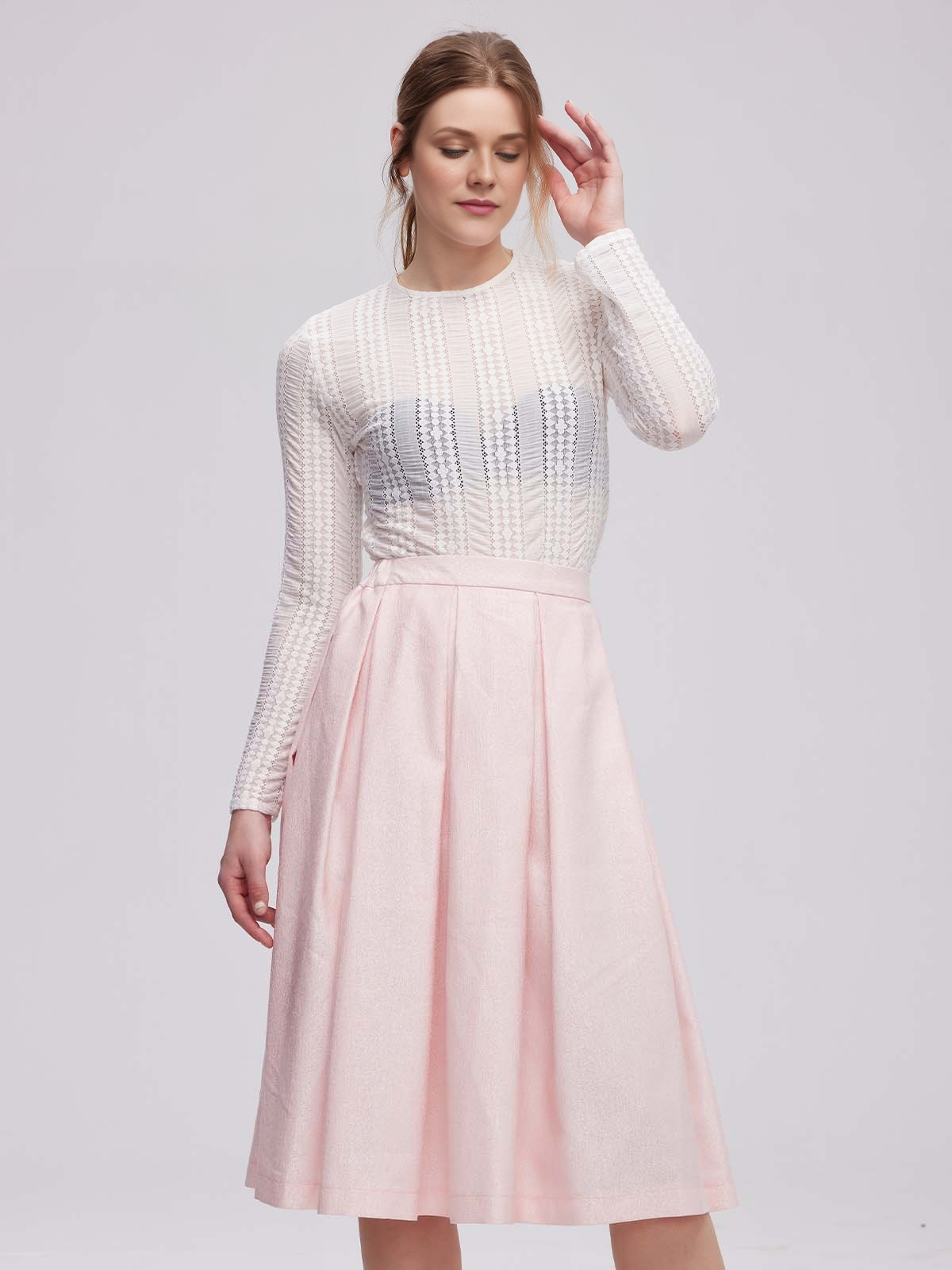 Dirndl Midi Schwarz Rot – stilvoll und vielseitig
