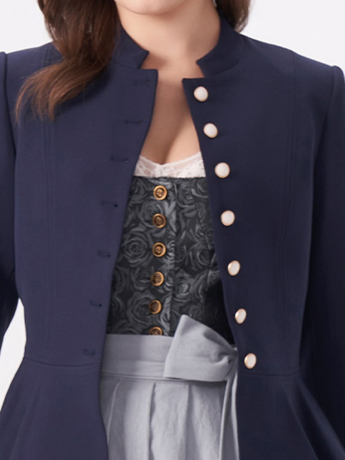 Modernes Dirndl in Marineblau