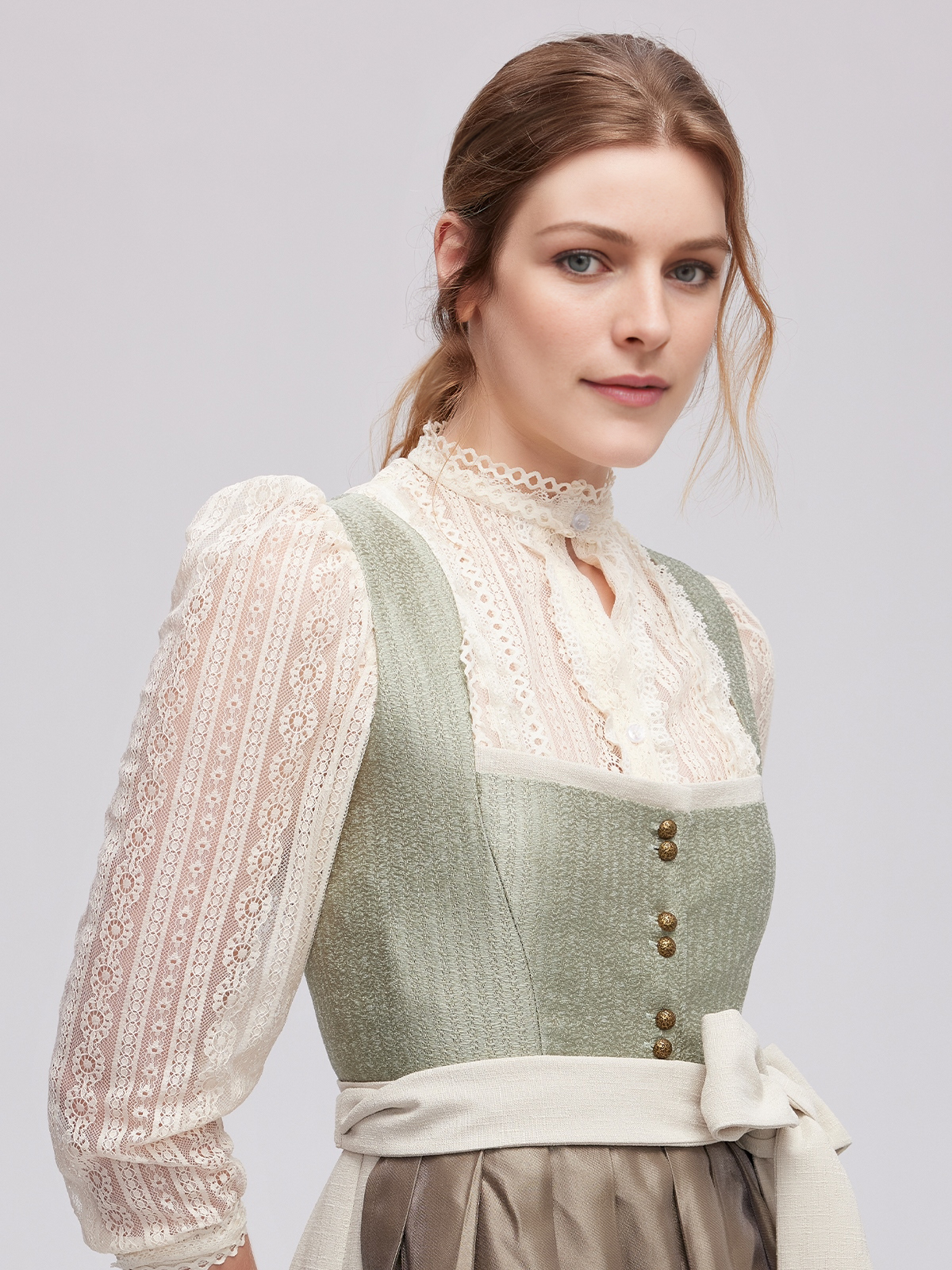 Dunkelgrünes Dirndl aus Samt – Eleganz pur