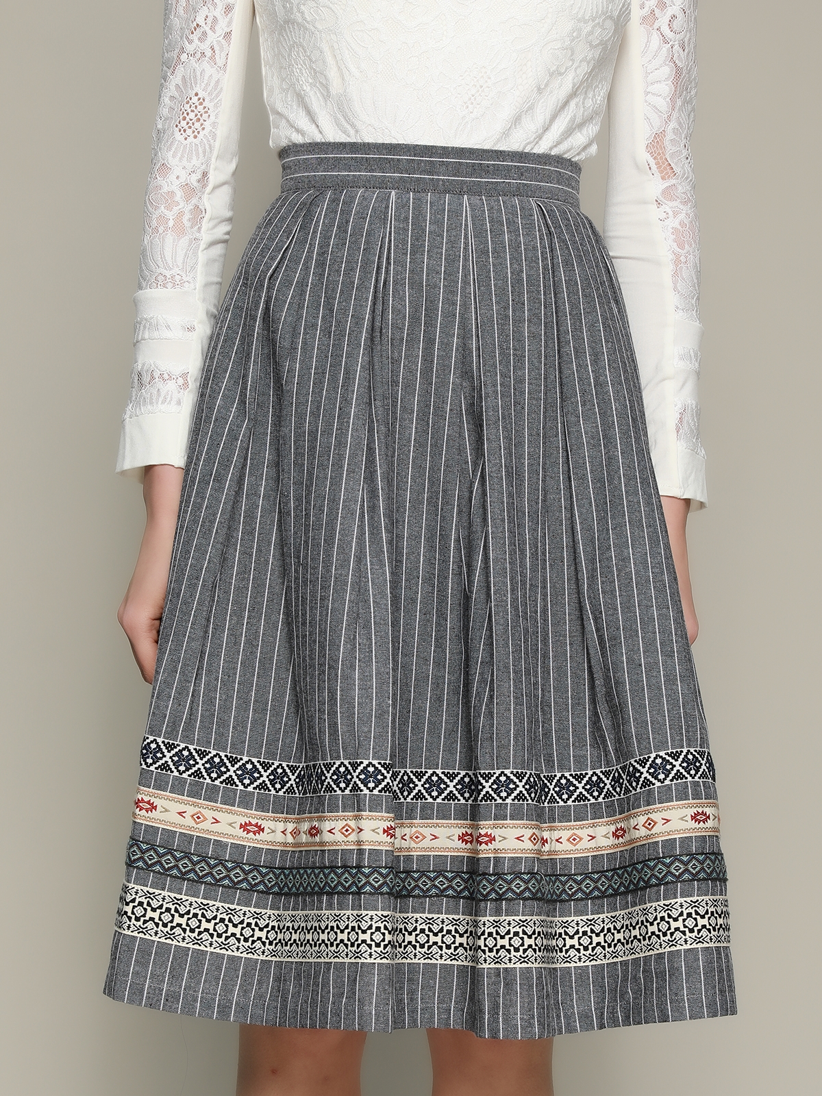 Amuse Dirndl in Grau