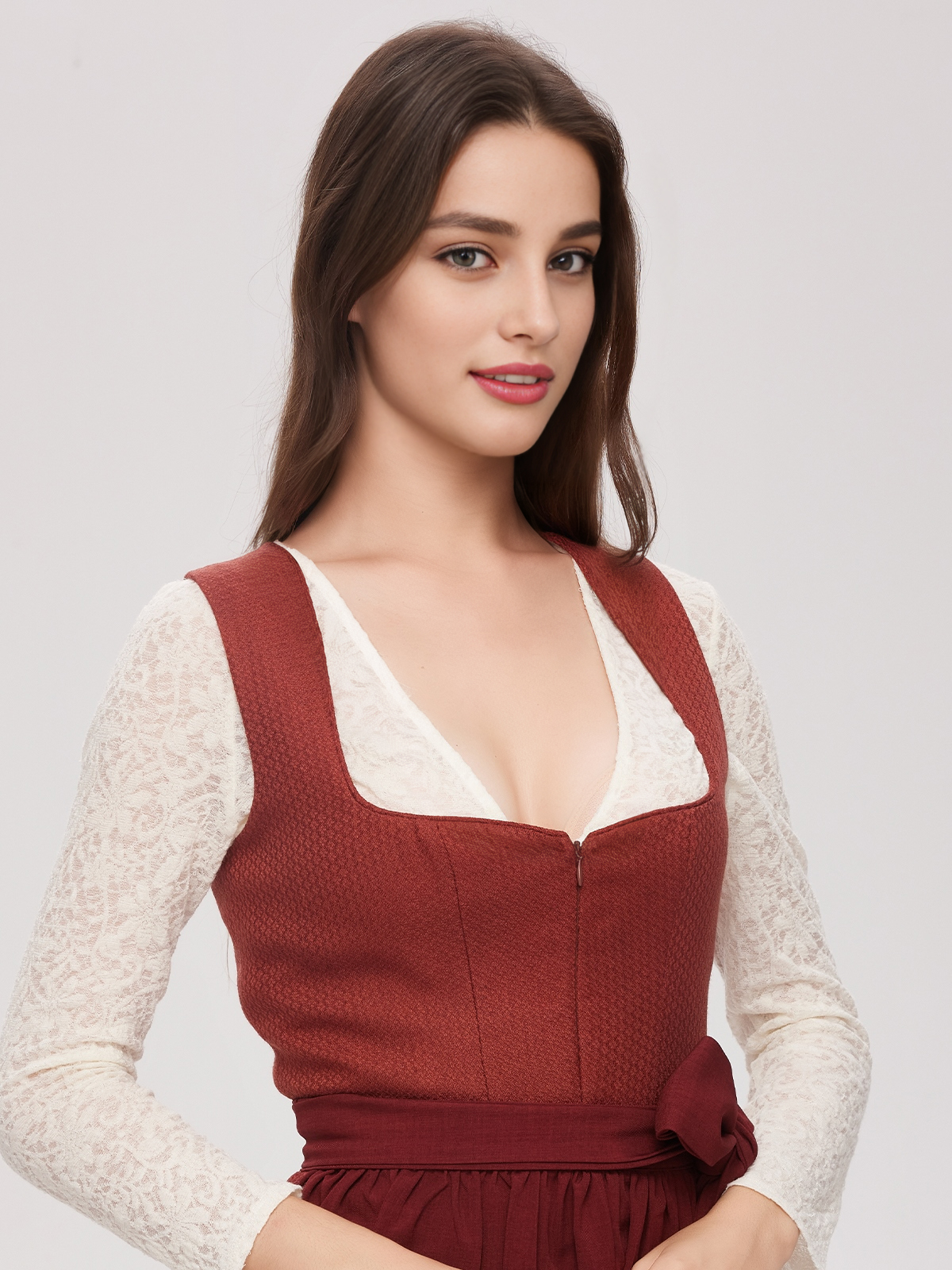 Ehreer Dirndl in Rot – ein Blickfang auf jedem Volksfest