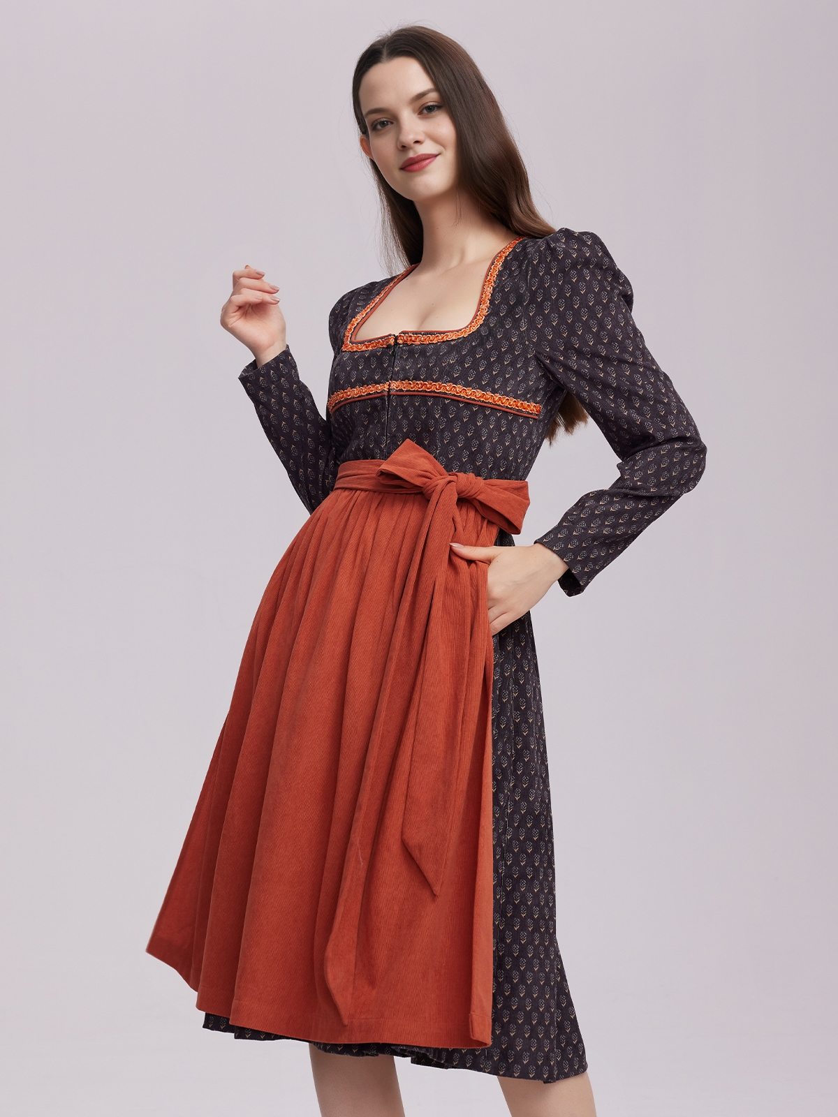 Dirndl mit Reißverschluss in Schwarz