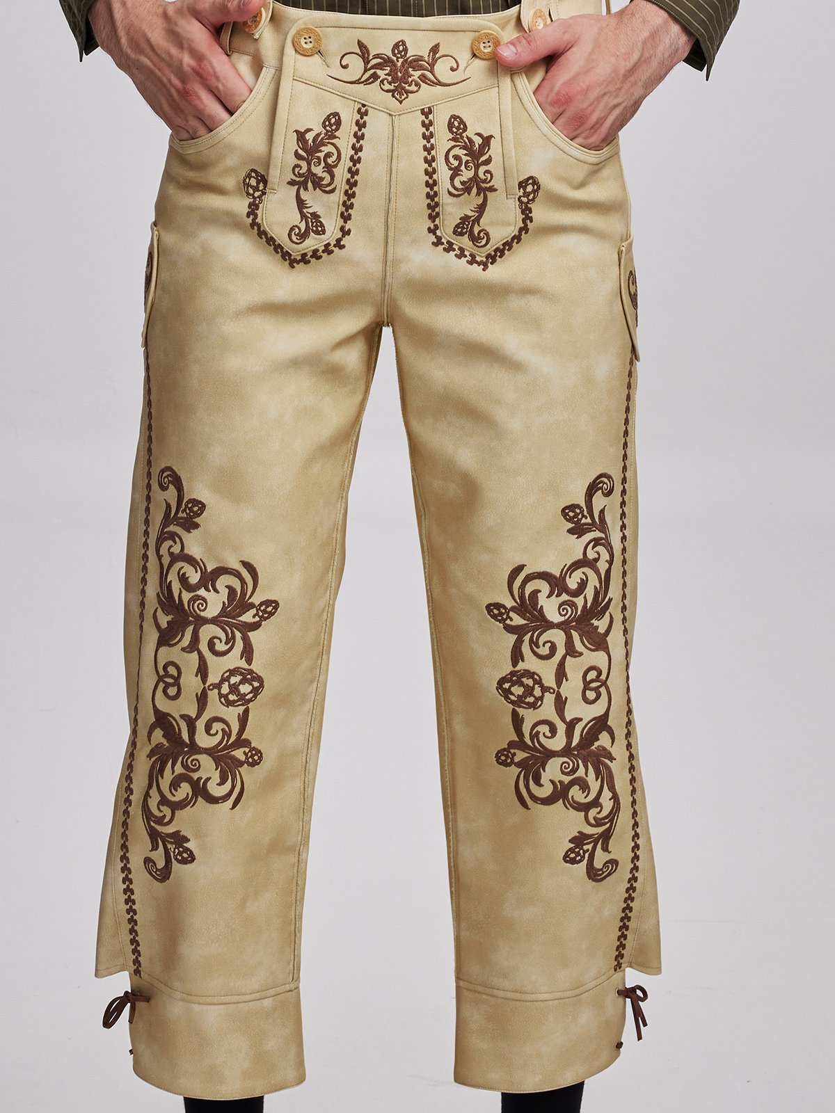 Elegantes schwarzes Dirndl mit gelber Schürze