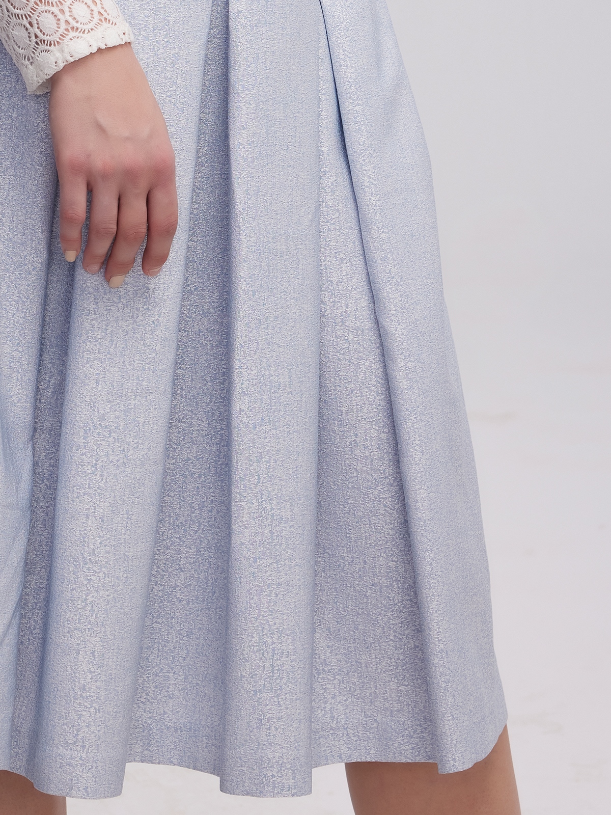 Modernes blaues Dirndl