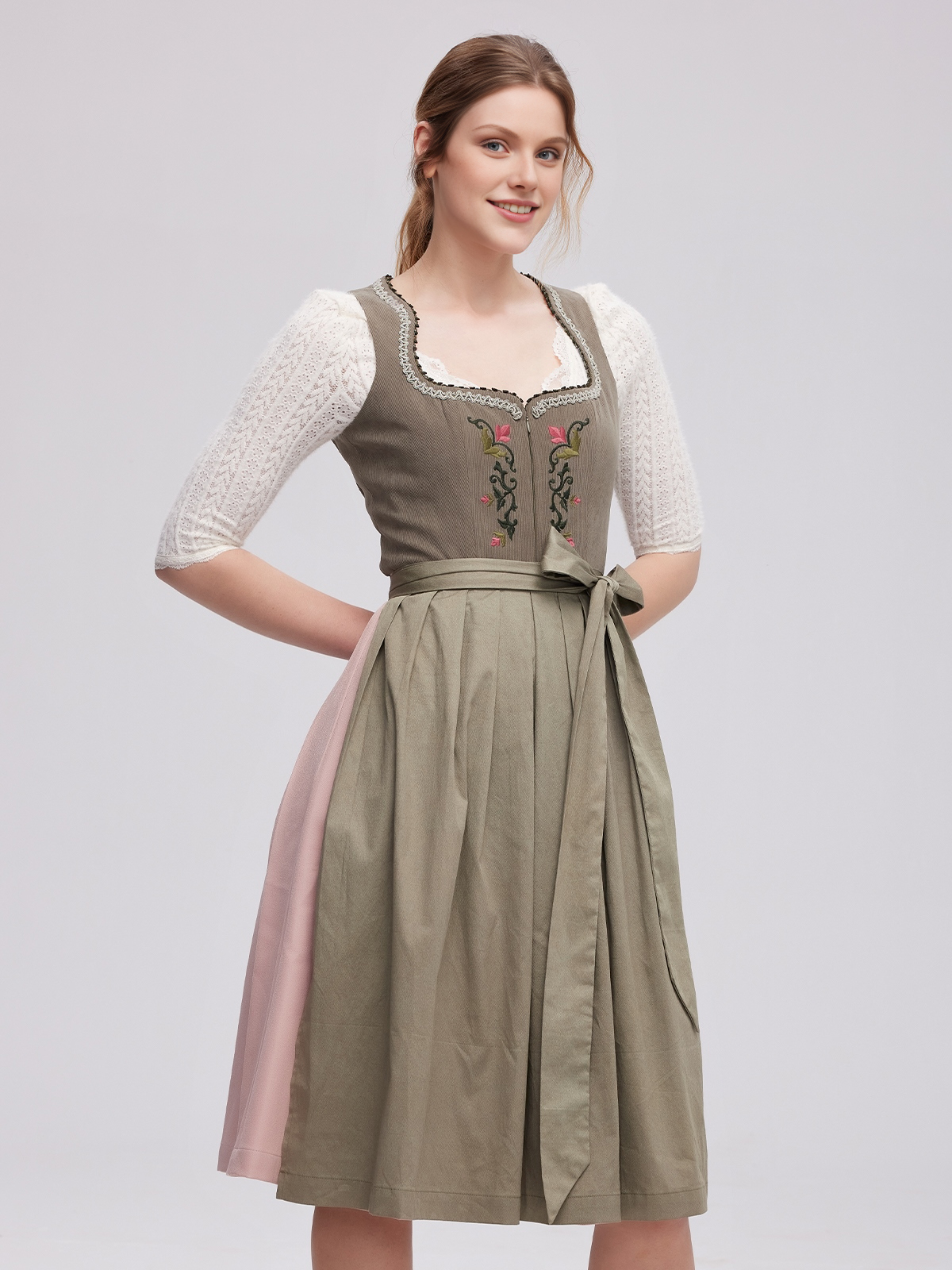 Rose Dirndl in Grün mit floralen Akzenten