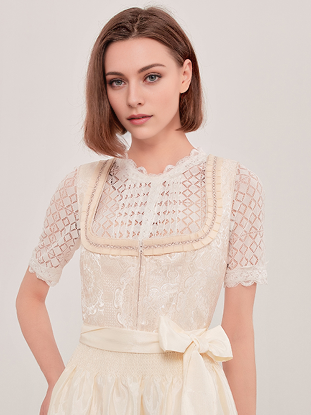 Dirndl Beige Schwarz