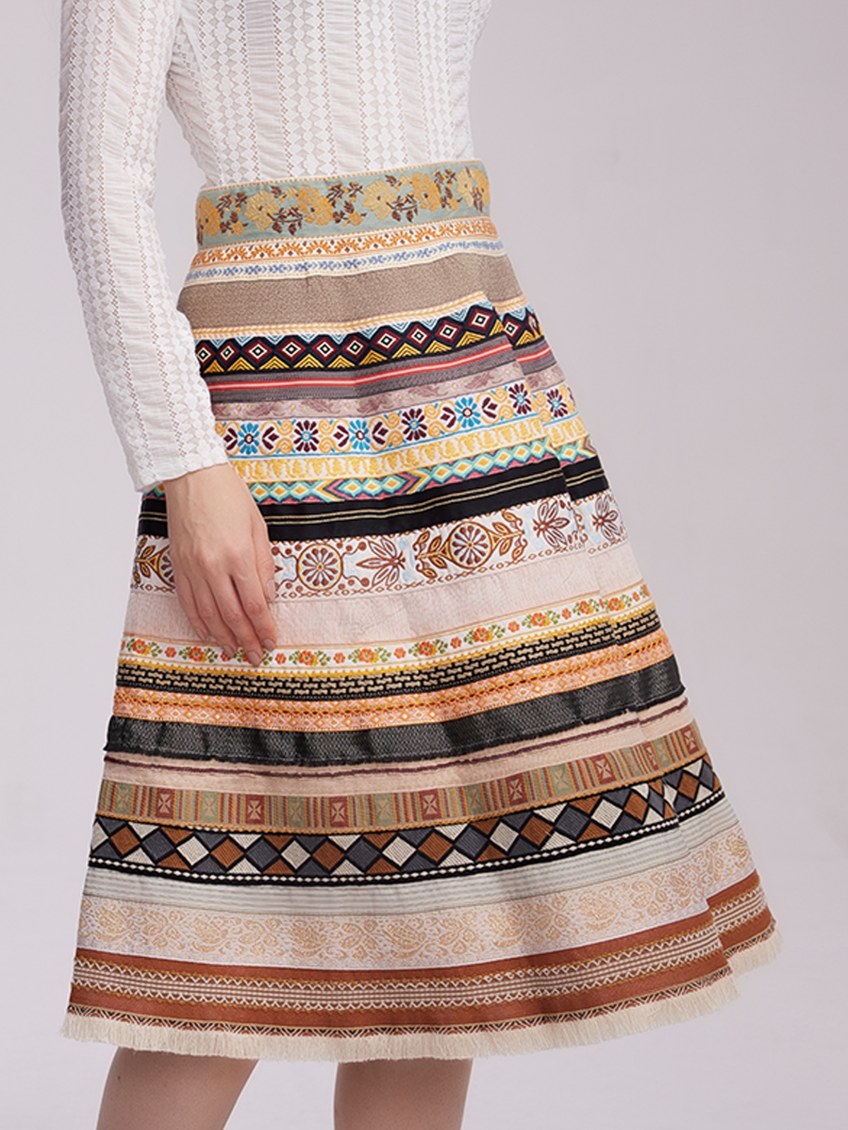 Dunkelgrünes Dirndl mit gelbem Akzent